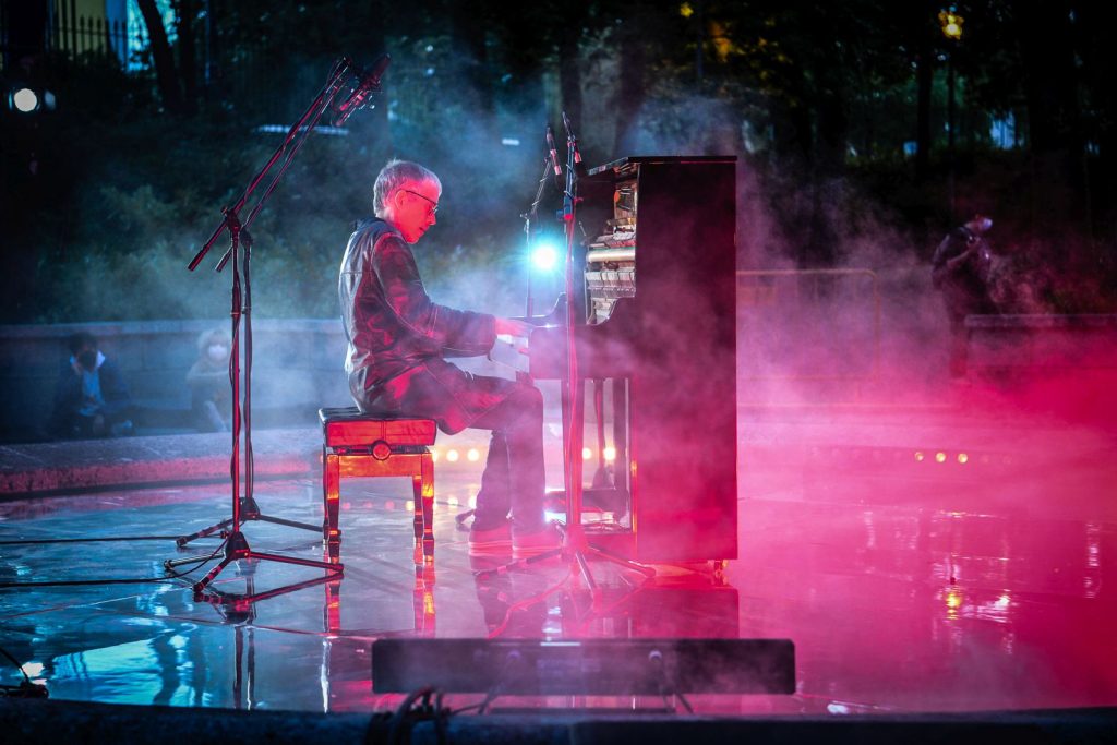  Espetáculos ao ar livre, mesmo gratuitos, com bilhetes e lugares marcados - Jornal do Centro