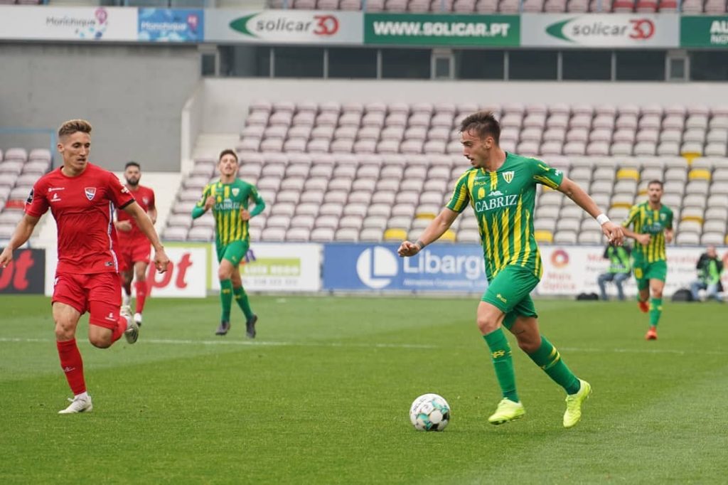  João Mendes deixa o CD Tondela para reforçar o GD Chaves - Jornal do Centro