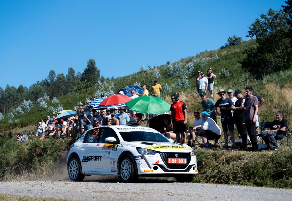  Piloto de Viseu acelera na Galiza e sai líder da Peugeot Rally Cup Ibérica - Jornal do Centro