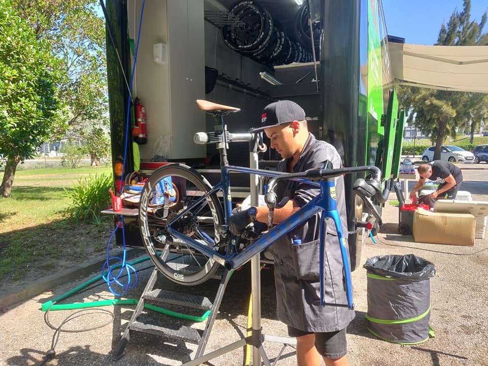  A Volta a Portugal mas… nos bastidores - Jornal do Centro