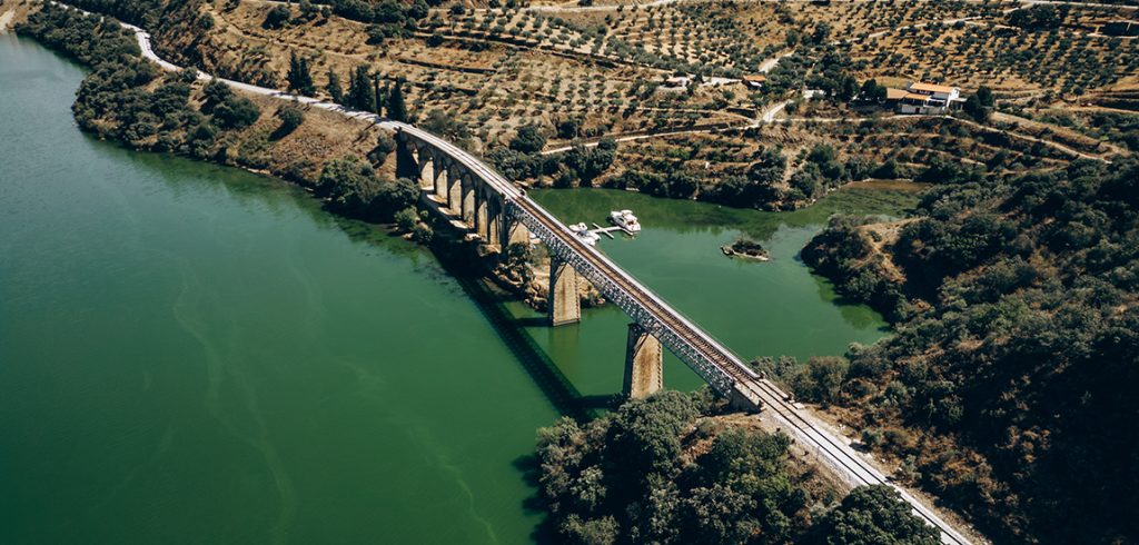  Parlamento aprova reabertura da Linha do Douro no Orçamento do Estado - Jornal do Centro