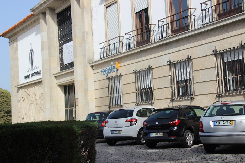  Conservatória do registo civil e predial de Santa Comba Dão às escuras - Jornal do Centro