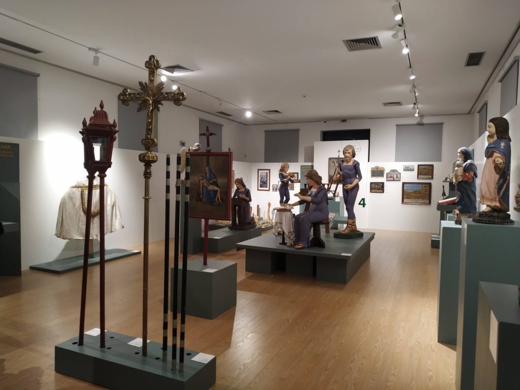  Sátão: Casa da Cultura acolhe exposição de arte sacra - Jornal do Centro