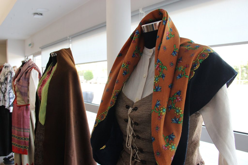  Livro revela toda a história dos ranchos folclóricos de Castro Daire