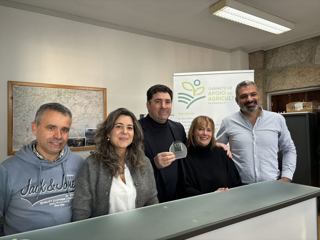  Gabinete de apoio ao agricultor de Mangualde recebe prémio - Jornal do Centro