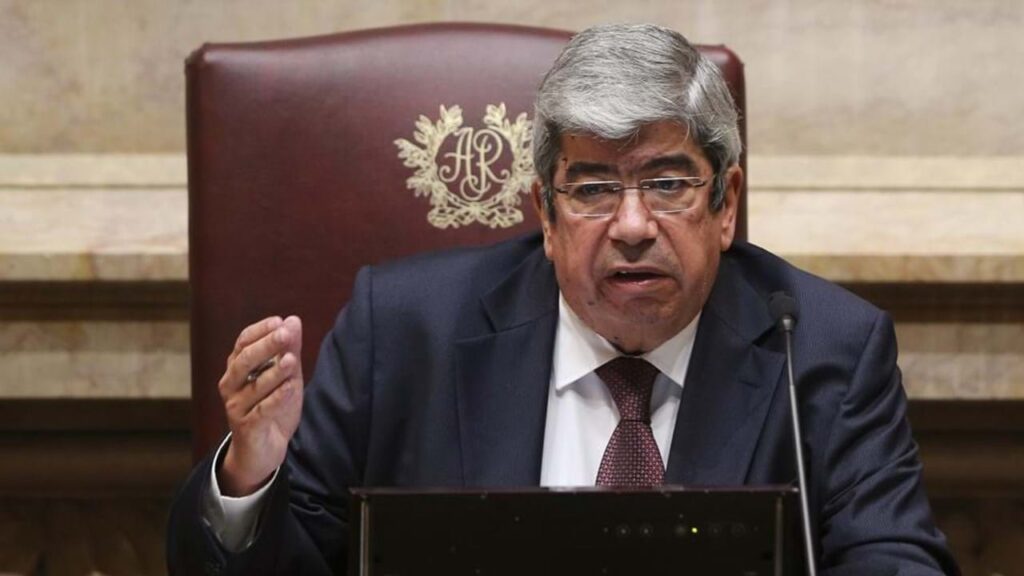  Óbito/Jorge Coelho: Ferro Rodrigues chocado com perda de amigo “solidário” e “sobrevivente” - Jornal do Centro