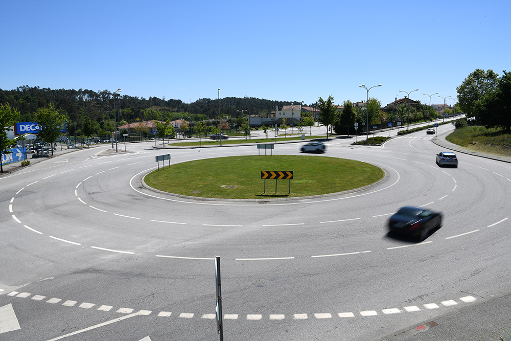  Rotundas de Viseu vão passar a ser regadas com água de estação de tratamento - Jornal do Centro