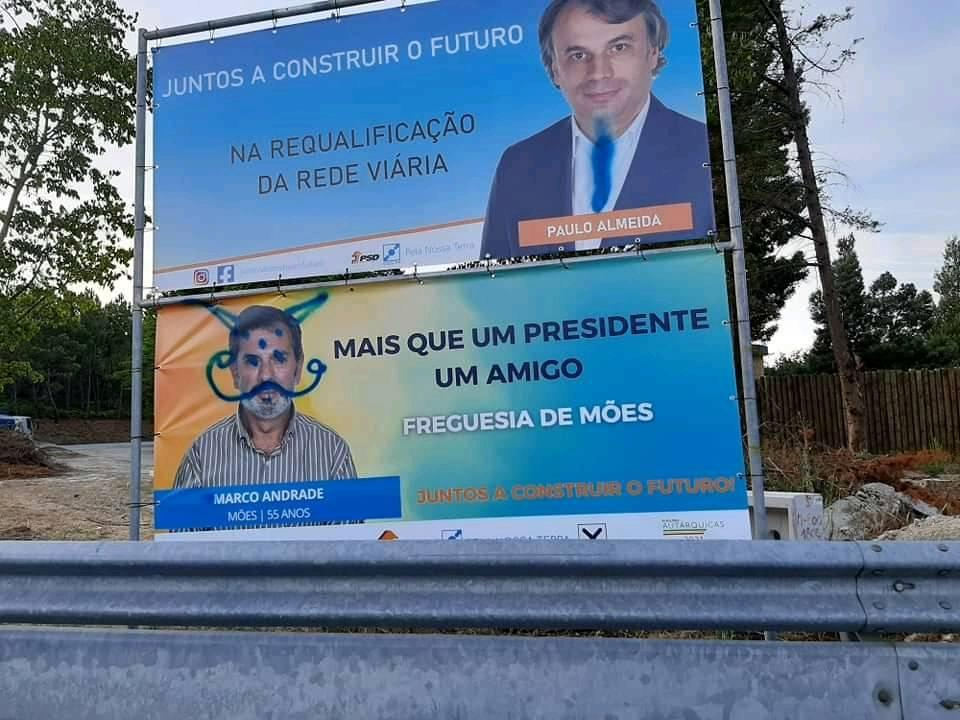  Autárquicas: desenhos diabólicos ‘destroem’ cartaz do PSD e CDS em Castro Daire - Jornal do Centro