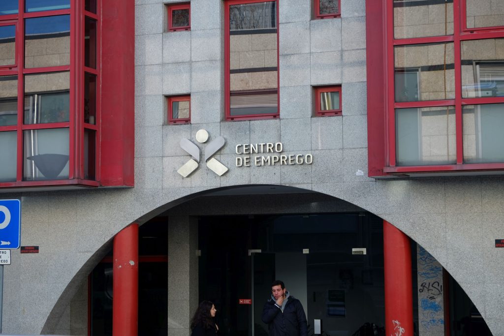  Valorização dos jovens no mercado de trabalho e direitos dos trabalhadores em debate - Jornal do Centro