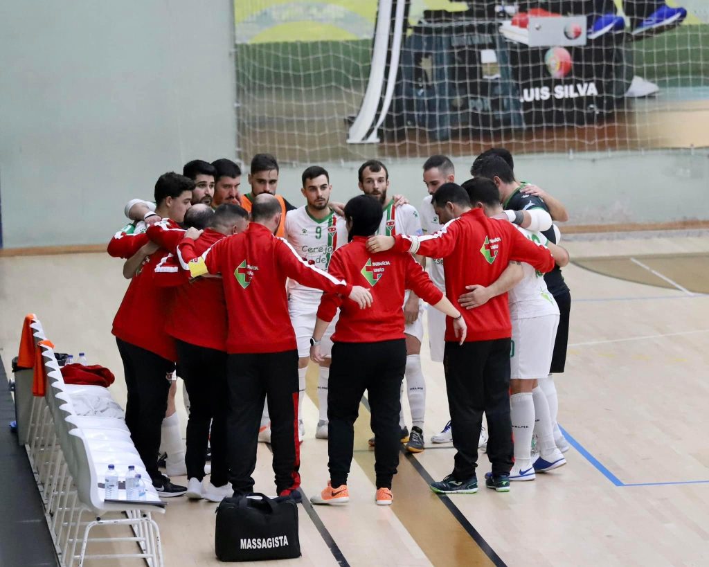  Futsal: São Martinho de Mouros perde em Mogadouro - Jornal do Centro