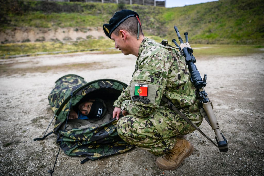  O dia em que foi “muito fixe” visitar o quartel do Exército em Viseu - Jornal do Centro