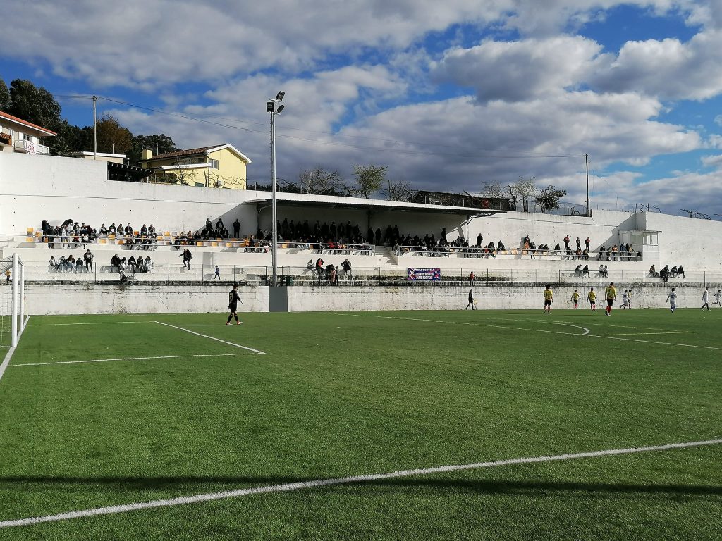  Vouzelenses cede primeiros pontos na luta pela subida à Divisão de Honra - Jornal do Centro
