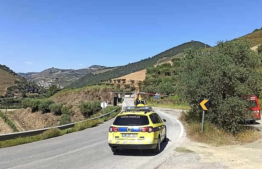  Ciclista ferido com gravidade após queda em ravina de 10 metros - Jornal do Centro