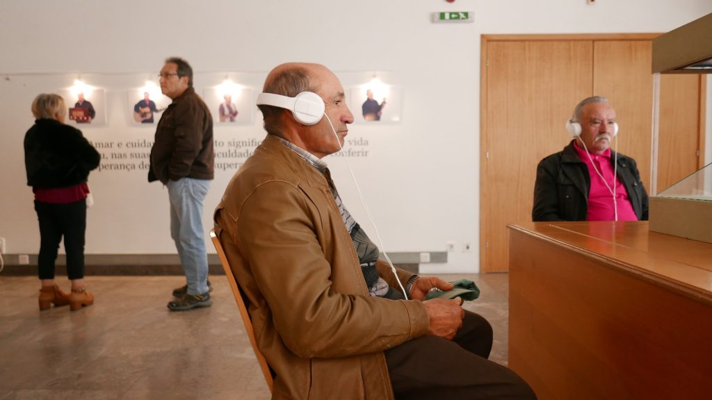  Idosos de Vouzela participam em projeto de recolha sobre objetos pessoais - Jornal do Centro