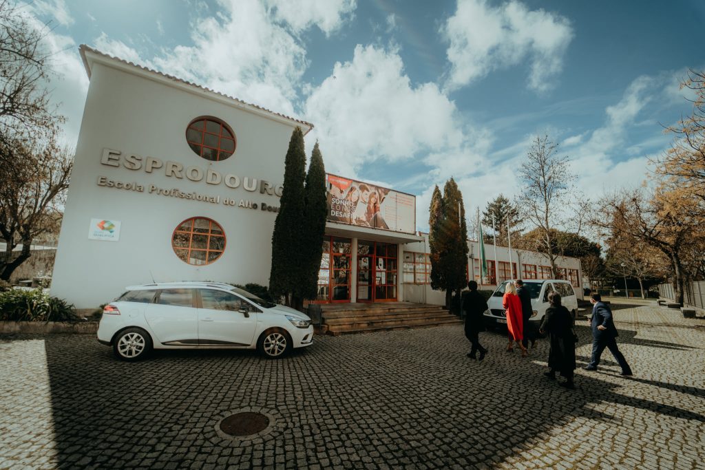  Escola profissional lança primeira pedra das novas instalações em S. João da Pesqueira - Jornal do Centro