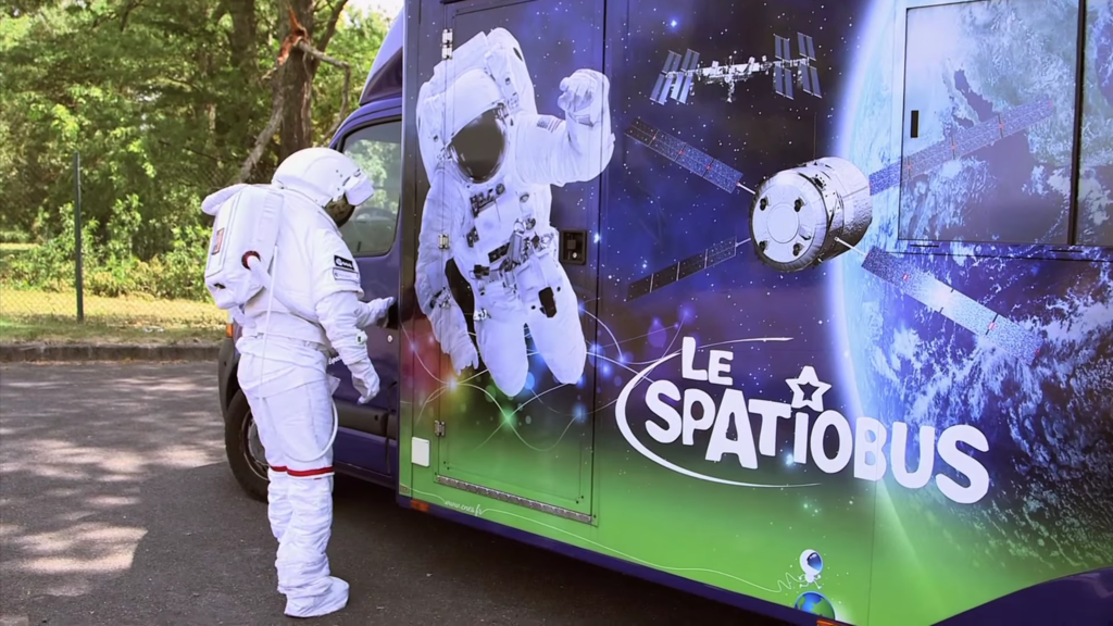  Alunos aprendem tudo sobre o espaço em Moimenta da Beira - Jornal do Centro