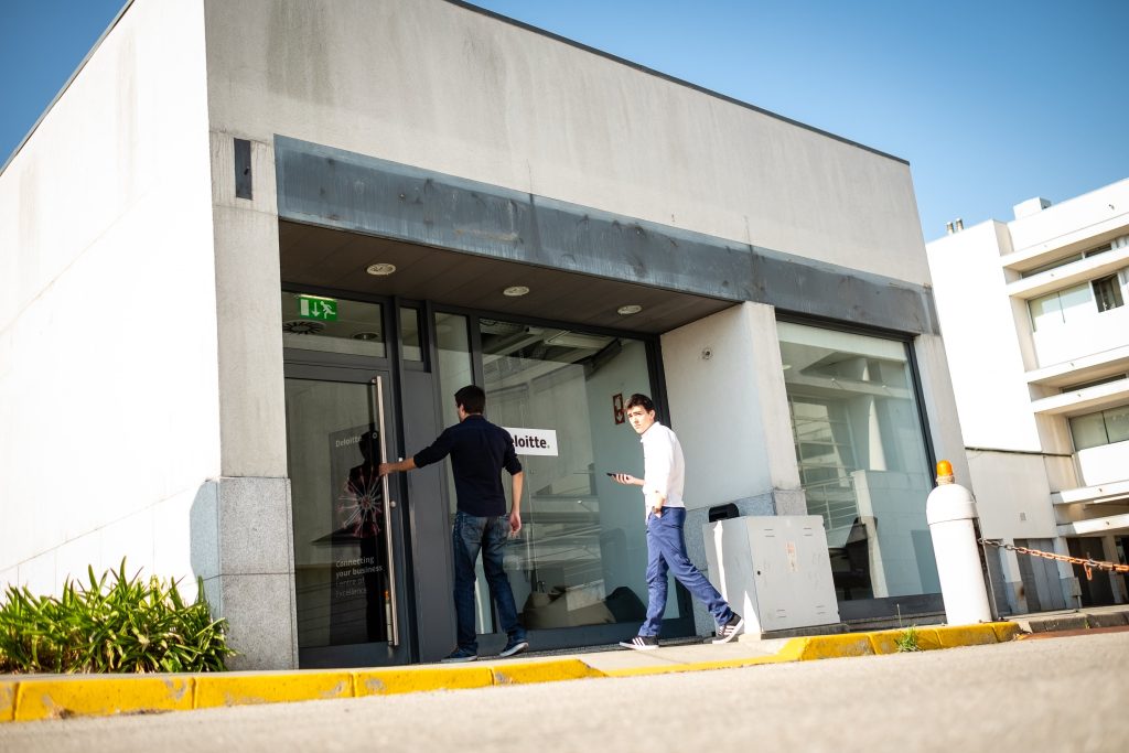  Deloitte anuncia bolsas de estudo para curso de tecnologia no Politécnico de Viseu - Jornal do Centro