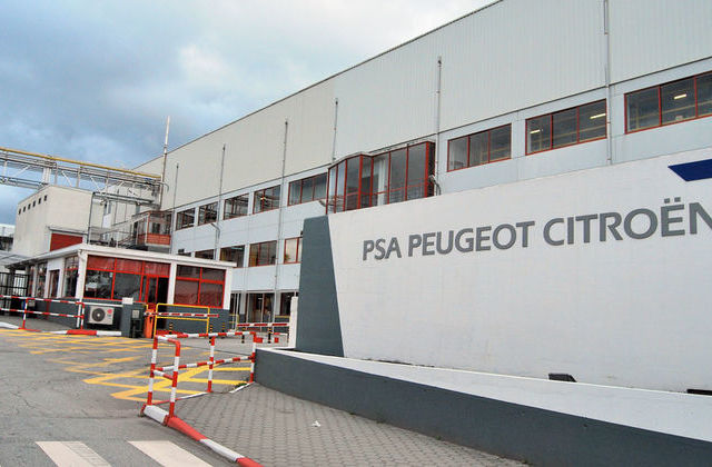  Trabalhadores da PSA Mangualde preocupados com futuras paragens - Jornal do Centro