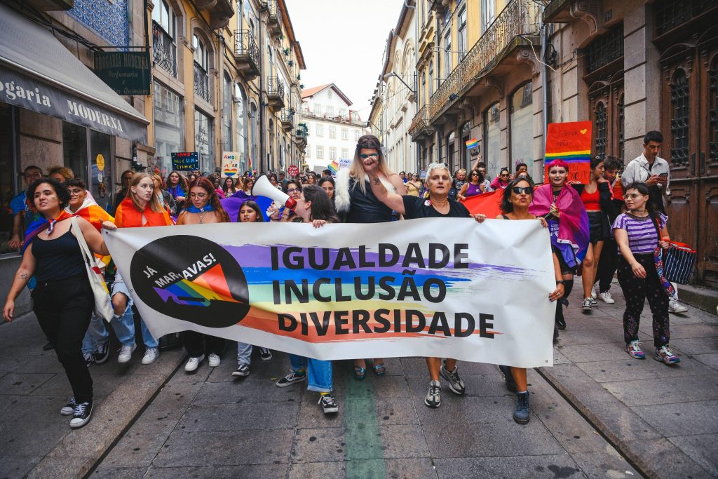  Marcha LGBTQIA+: ‘Espero que um dia já não seja preciso fazer isto para termos os nossos direitos’ - Jornal do Centro