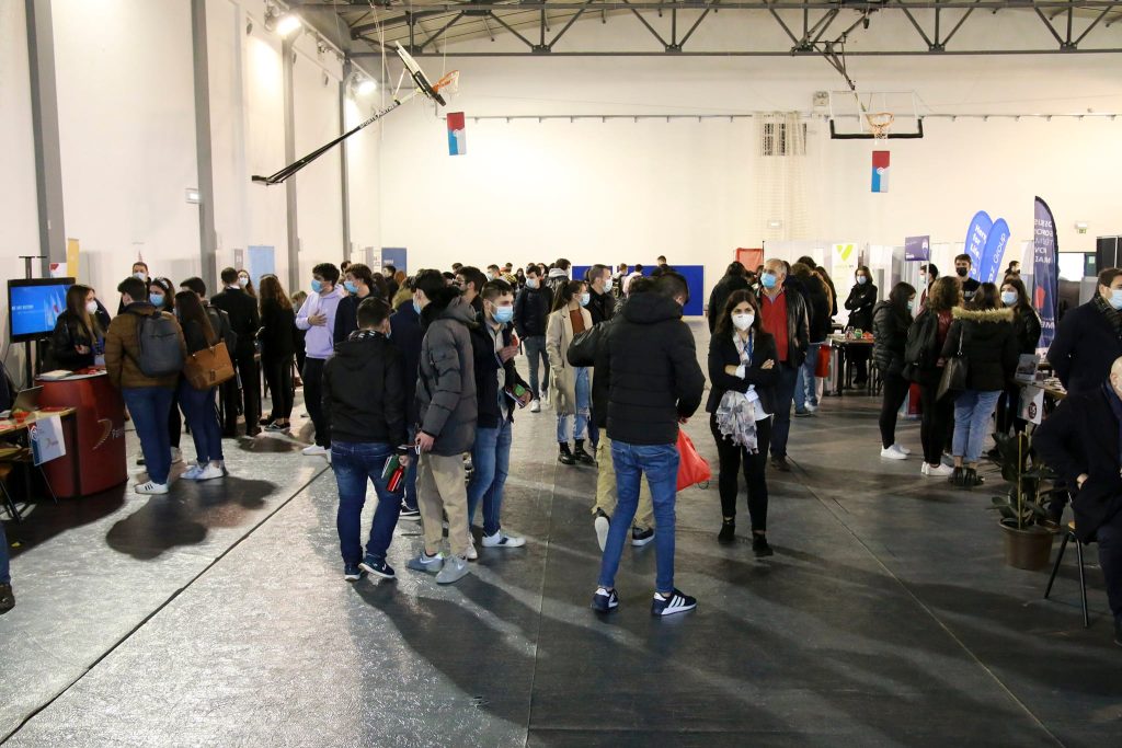  Viseu: Mais de 40 empresas reunidas esta semana na Feira do Emprego - Jornal do Centro