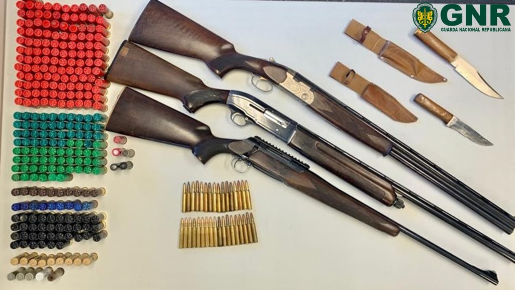  GNR apreende armas a homem investigado por violência doméstica em Resende - Jornal do Centro