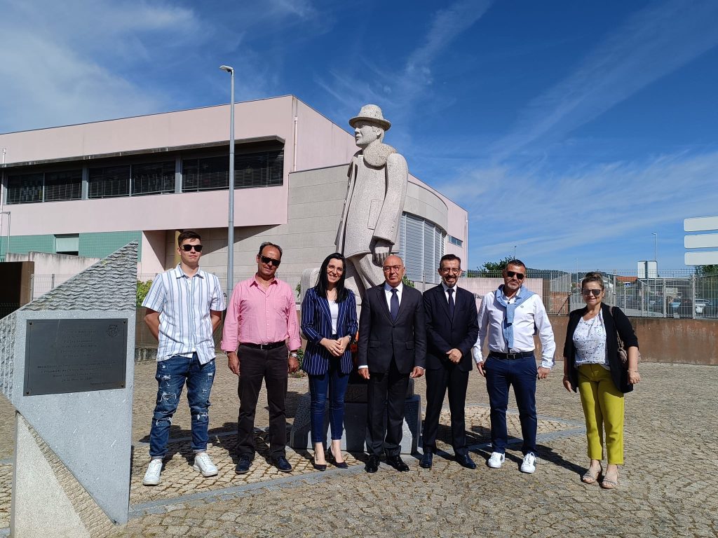  Autarquia de Tarouca prestou ‘simbólica homenagem’ aos emigrantes - Jornal do Centro