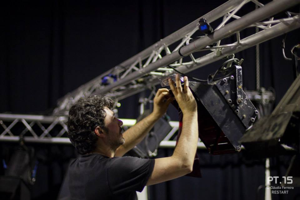  Haverá sempre artes de palco de carne e osso para contrabalançar o mundo virtual - Jornal do Centro
