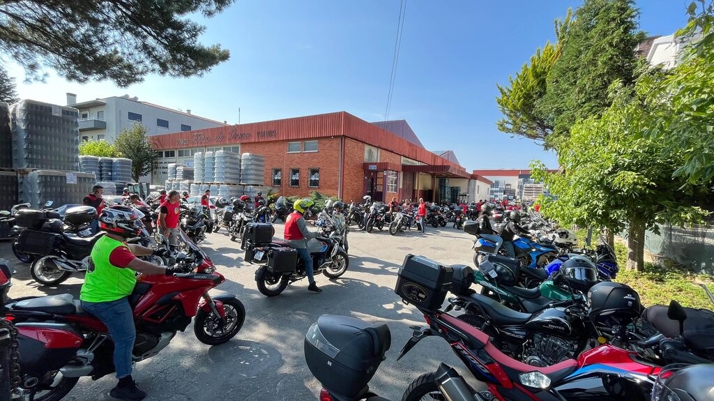  Em duas rodas, 600 motociclistas terminaram em Moimenta da Beira viagem pelo Douro - Jornal do Centro