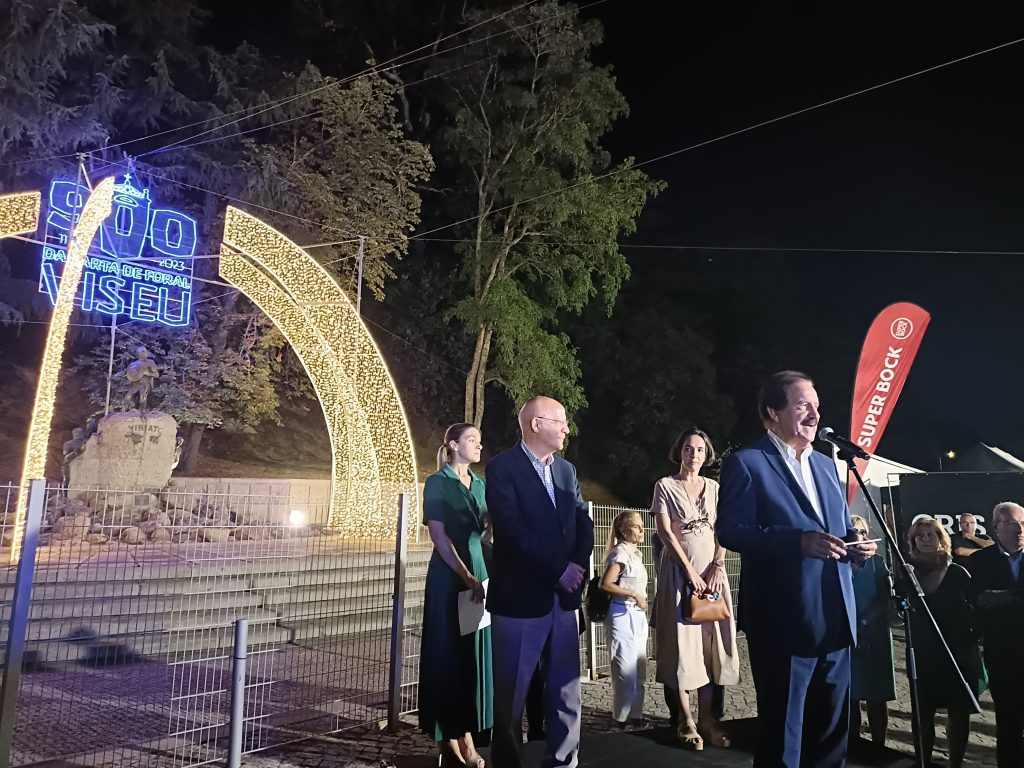  Feira de S. Mateus é momento de paz em tempo de guerra, diz Augusto Santos Silva - Jornal do Centro