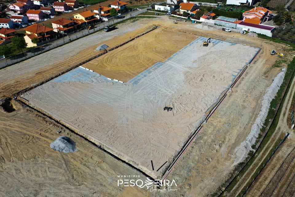  Obras do Estádio Municipal de São João da Pesqueira decorrem a “bom ritmo” - Jornal do Centro