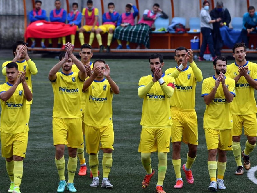  Mortágua campeão. Adversários dão os parabéns pelo título.