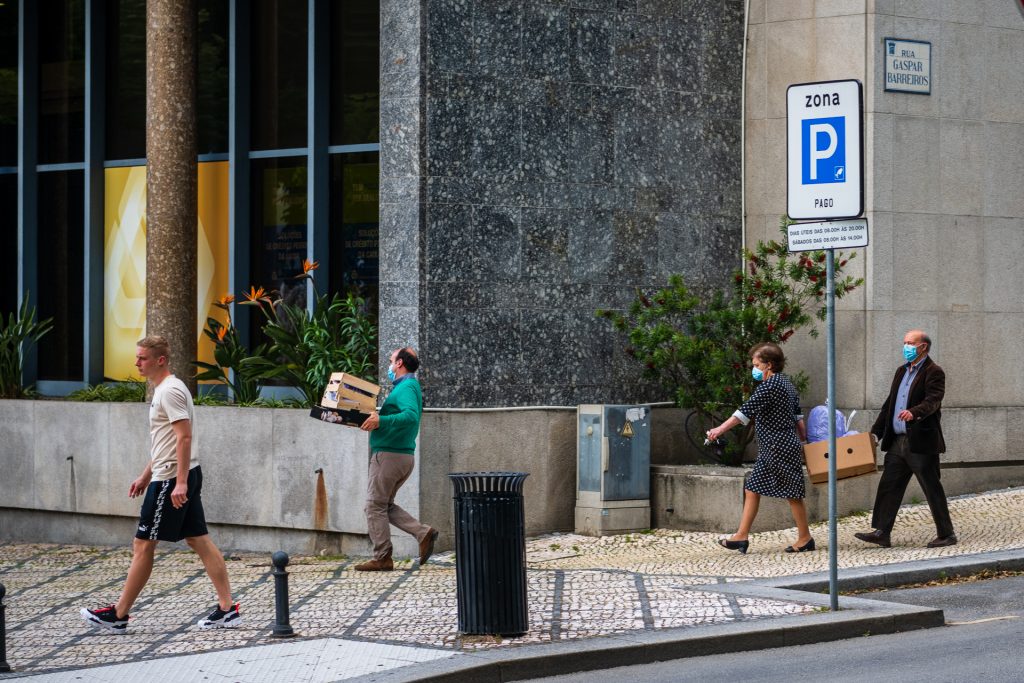  Viseu pode dar marcha-atrás no desconfinamento. Cafés e restaurantes a encerrar às 22h30 - Jornal do Centro
