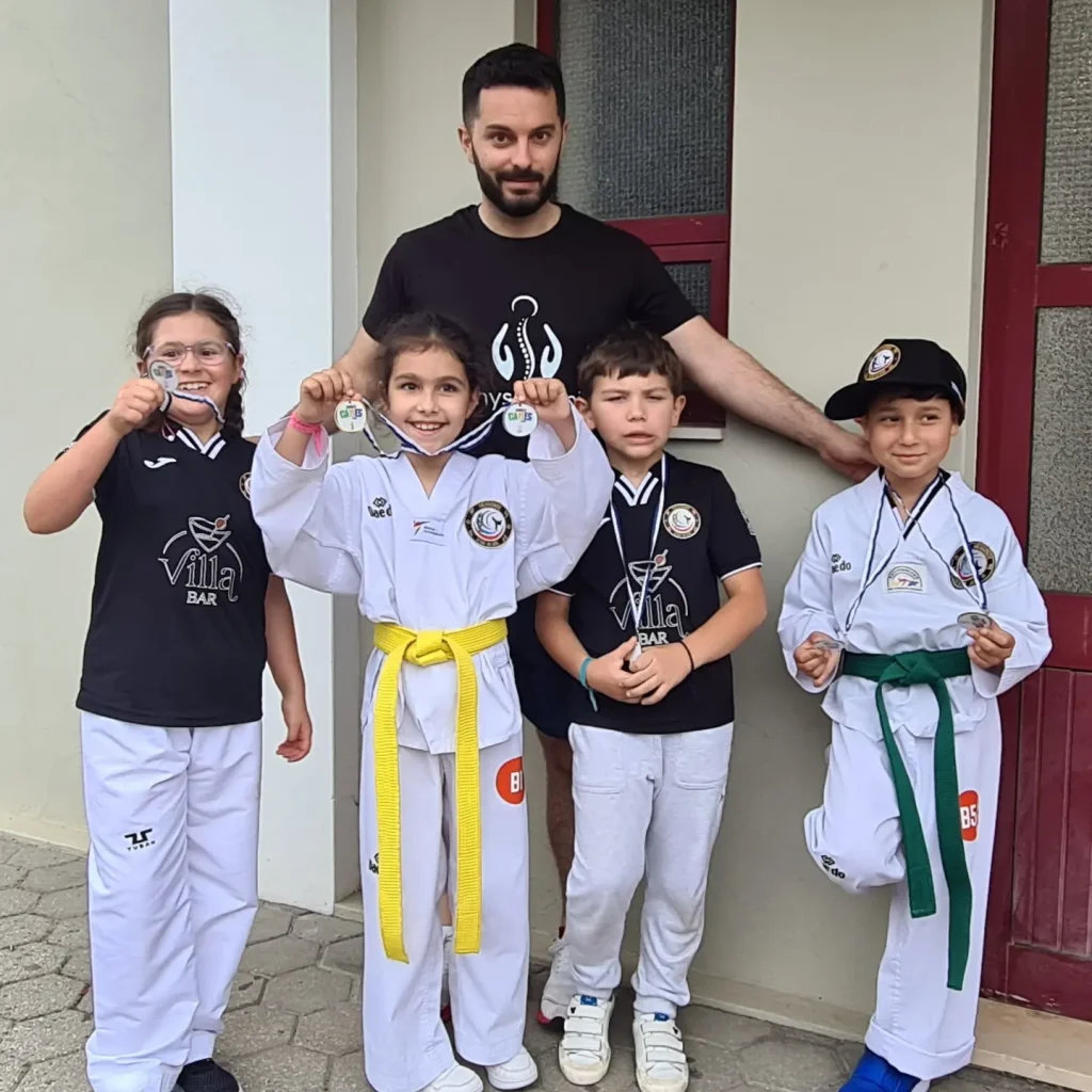  Taekwondo Clube do Dão vence seis medalhas no Campeonato Regional - Jornal do Centro
