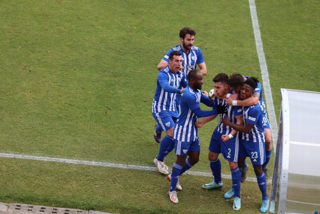  Divisão de Honra: Oliveira de Frades e Cinfães lideram luta pelo título - Jornal do Centro