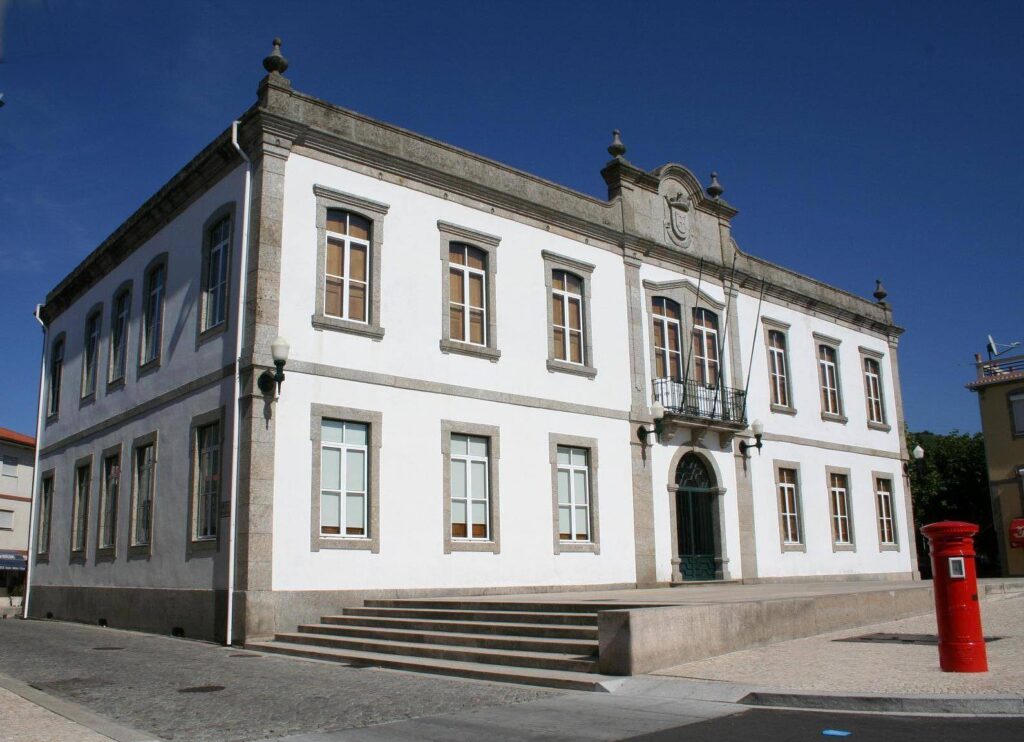  Resende tem a sua própria rede social - Jornal do Centro