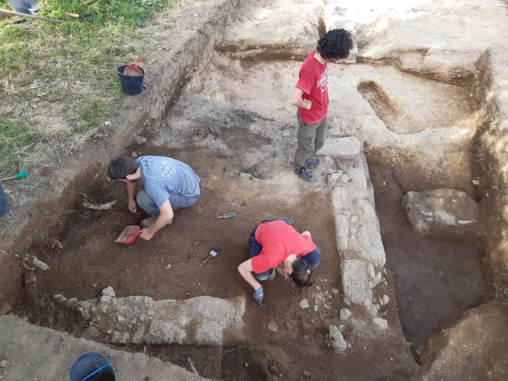  Arqueólogos descobrem novo edifício romano em Santa Comba Dão - Jornal do Centro