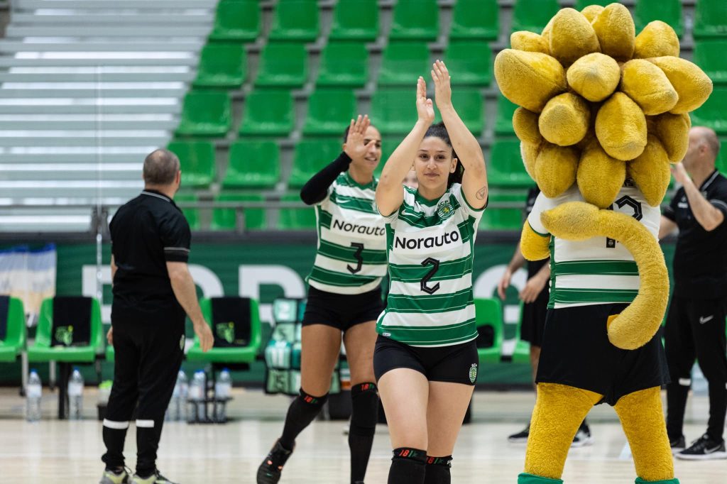  Voleibol: viseense Bárbara Gomes chamada à seleção - Jornal do Centro