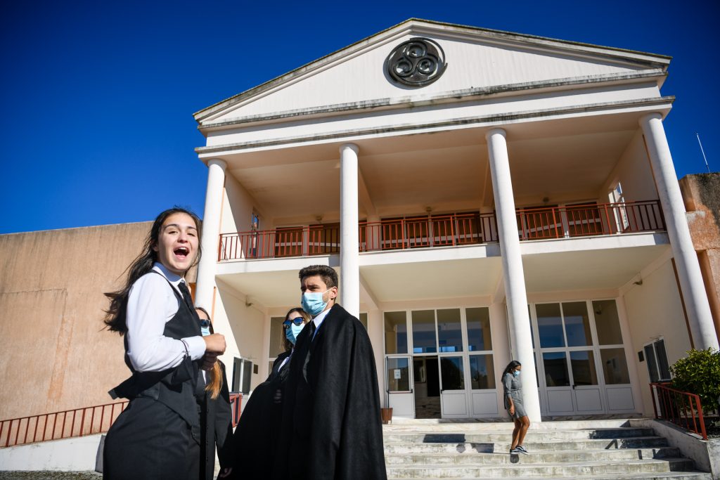  Abertas candidaturas para bolsas de estudo em Castro Daire - Jornal do Centro