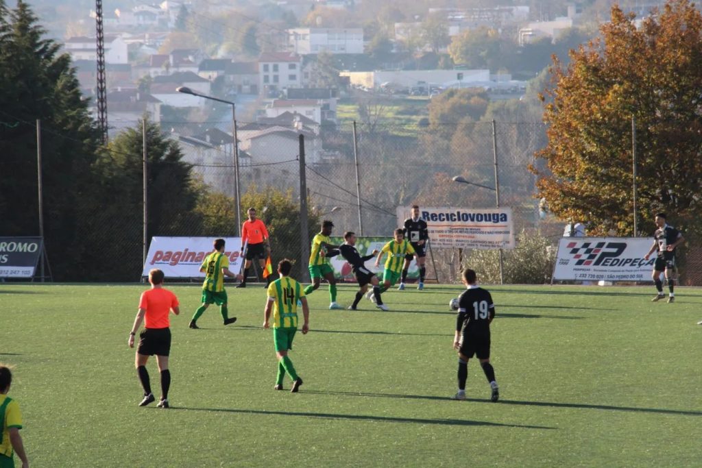  Futebol distrital: Sonho da subida à Divisão de Honra começa este domingo - Jornal do Centro