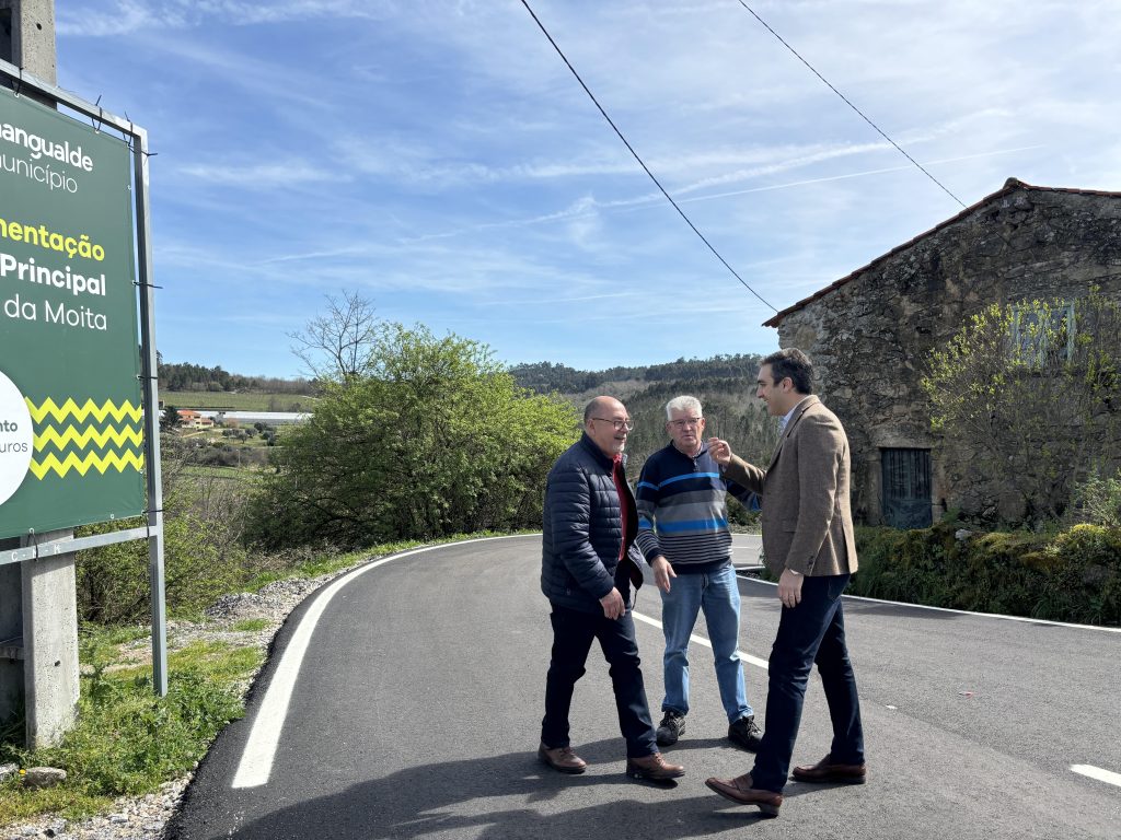  Câmara de Mangualde anunciou que estrada atravessada por camiões já está boa