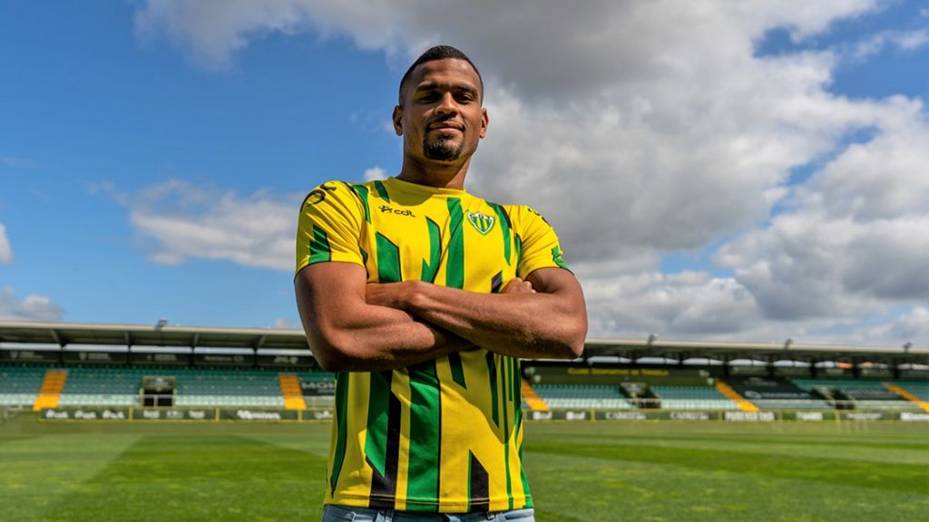  Daniel dos Anjos assina até 2024 pelo CD Tondela - Jornal do Centro