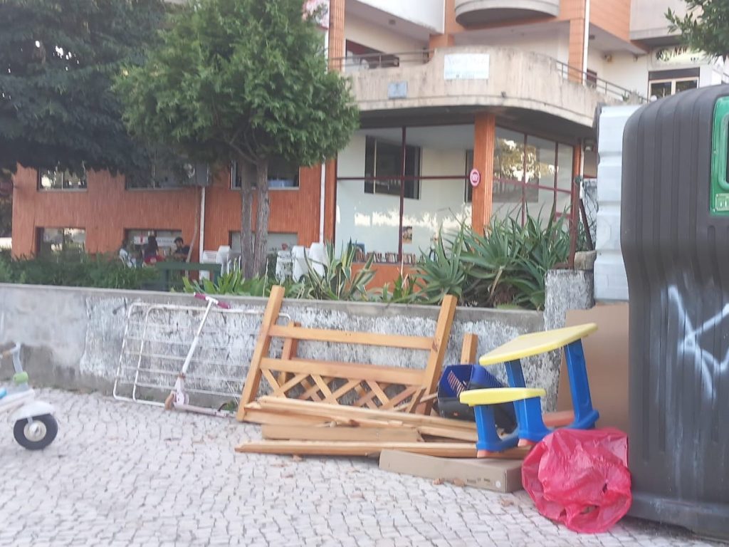  Viseu: Objetos domésticos abandonados levam Junta de Repeses e São Salvador a lançar alerta - Jornal do Centro