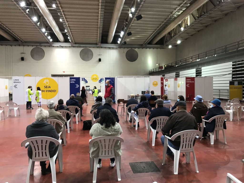  Centro de Vacinação de Viseu vai manter-se em funcionamento - Jornal do Centro