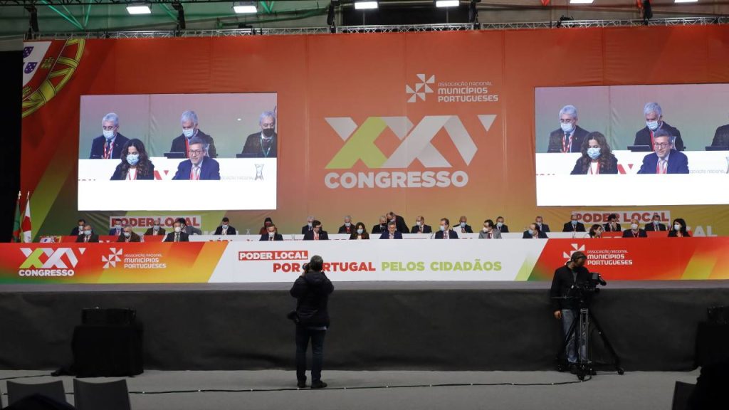  Dezassete autarcas da região de Viseu eleitos nos órgãos da Associação de Municípios - Jornal do Centro