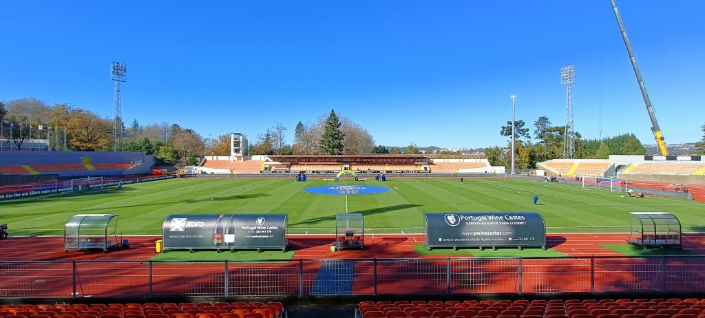 Geradores asseguram iluminação do Estádio do Fontelo para o jogo Académico de Viseu – Tondela - Jornal do Centro