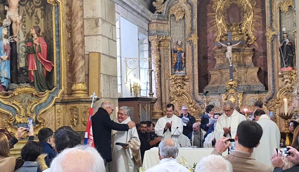  Padres recebem Medalha de Ouro da Cidade de Lamego - Jornal do Centro