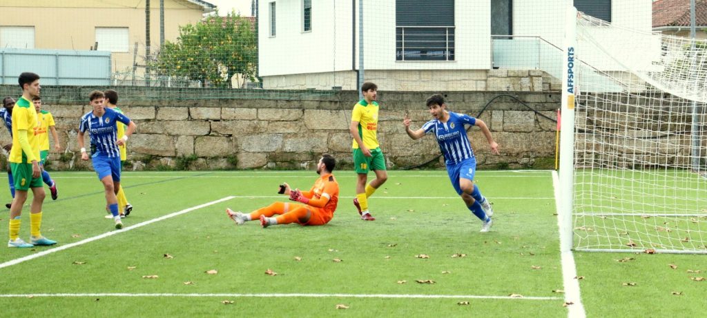  Viseu: Melhor marcador do futebol distrital joga no Carregal do Sal