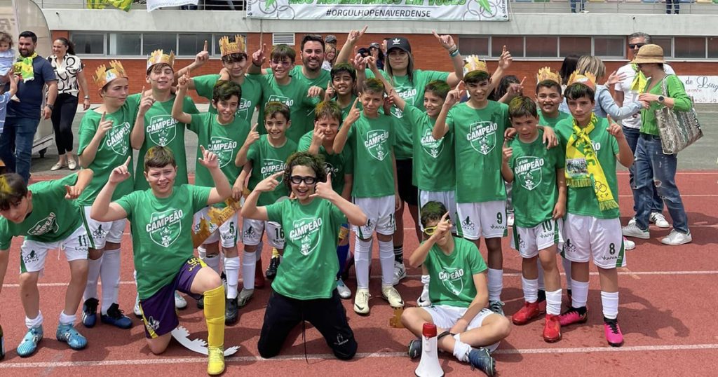  Futebol: Equipa de Aguiar da Beira ganha campeonato de infantis - Jornal do Centro