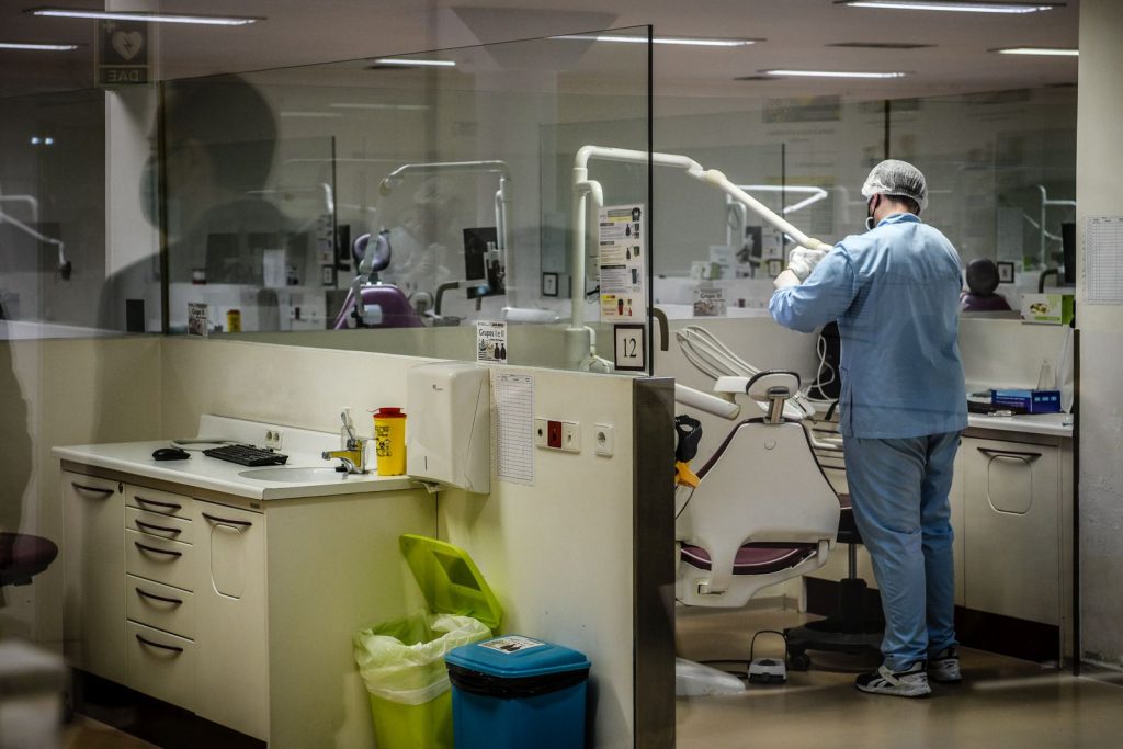  Projeto da Universidade Católica já trata da saúde oral de pessoas com deficiência - Jornal do Centro