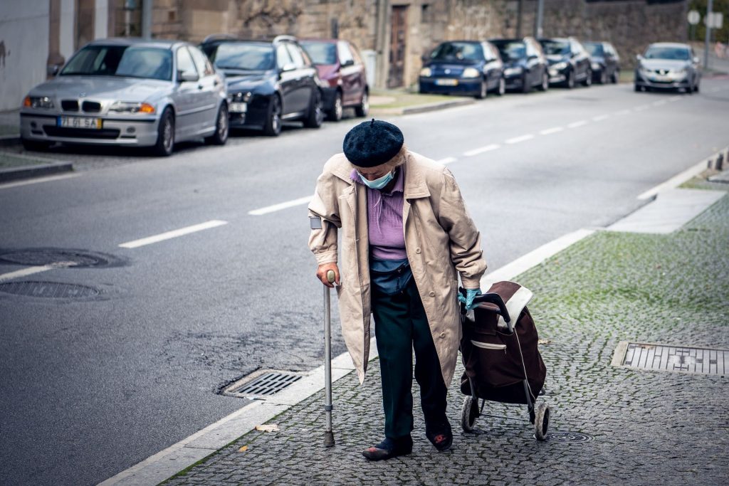  Distrito de Viseu tem 3543 idosos a viverem sozinhos ou isolados - Jornal do Centro